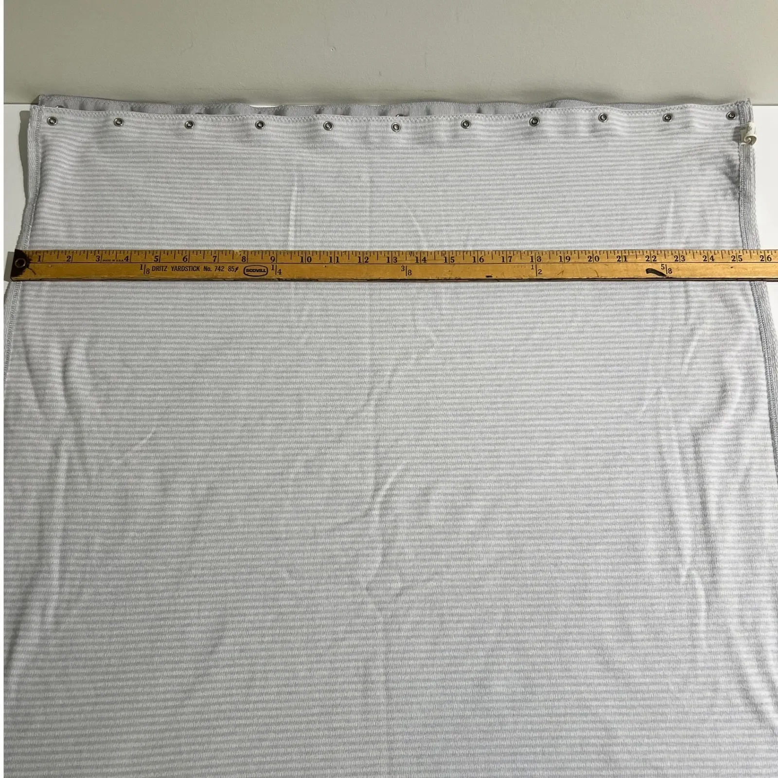 Lululemon  Vinyasa Scarf Grey Striped Convertible Wrap Scarf Snap Closure - Image 15