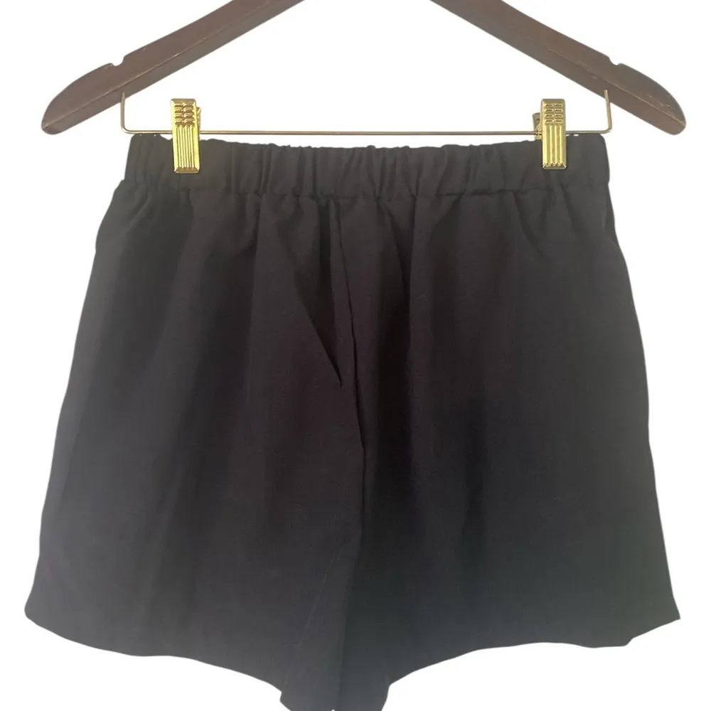 High Waist Black Pleated Shorts Size 4 - Image 2