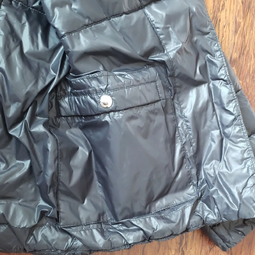 Prada Women's Black Quilted Down Puffer Jacket Size 42 Chic Feminine Cozy Winter - Image 4