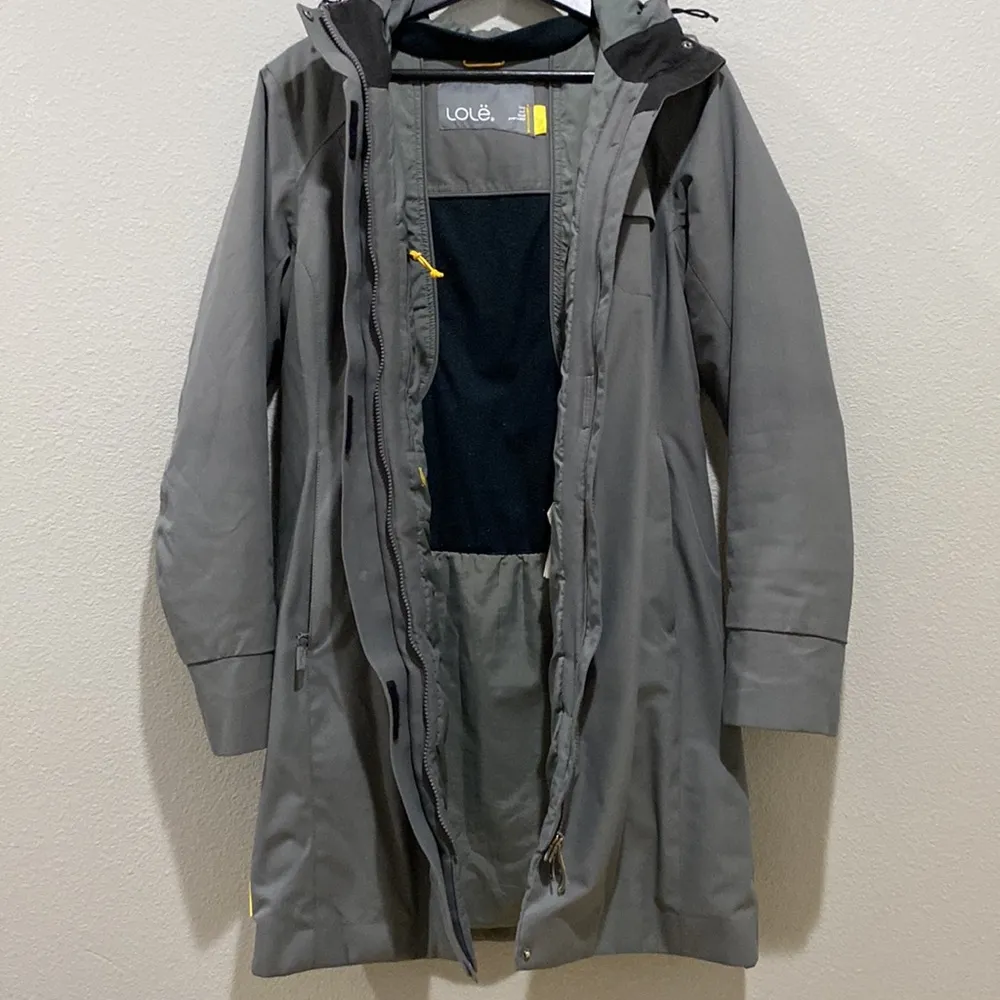 Lole Grey Soft Shell Waterproof Winter Full Zip Hooded Jacket Size S - Image 2