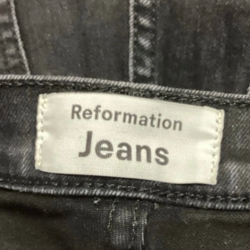 Reformation Women's Black Distressed Ankle High Rise Skinny Denim Jeans Size 26 - Image 4