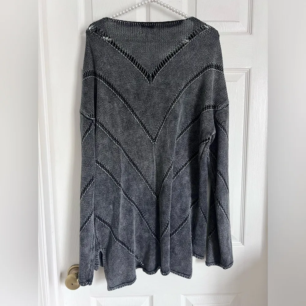 BKE  Buckle acid Washed Chevron Sweater large tunic - Image 6