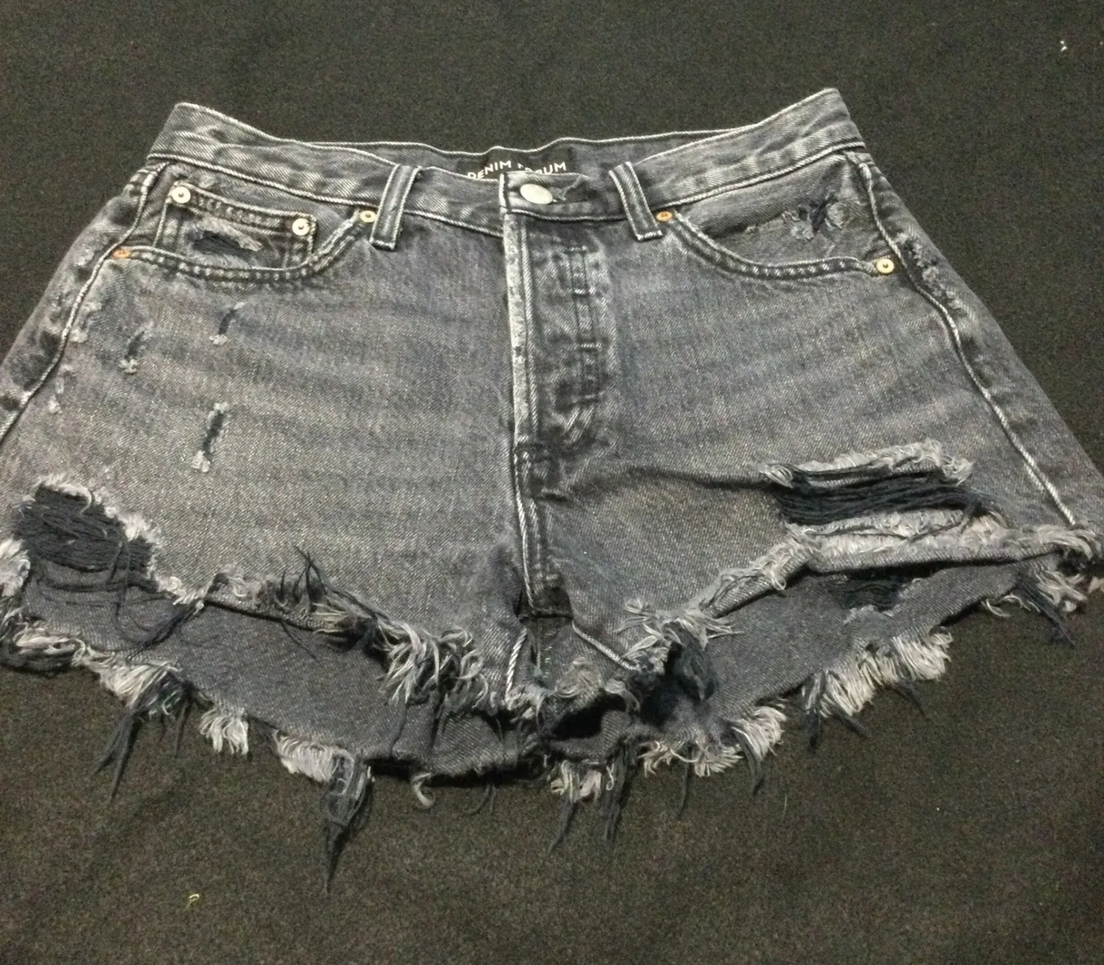 DENIM FORUM The ExBoyfriend Short Distressed Black Cut Off Raw Hem Jeans Size 25 Gray - Image 1