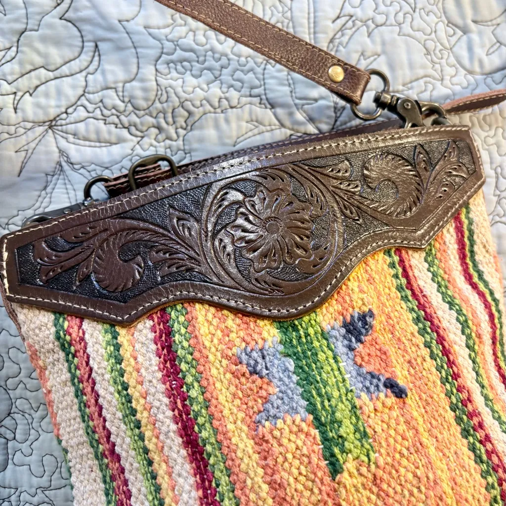 Myra Bag Hand - Image 7