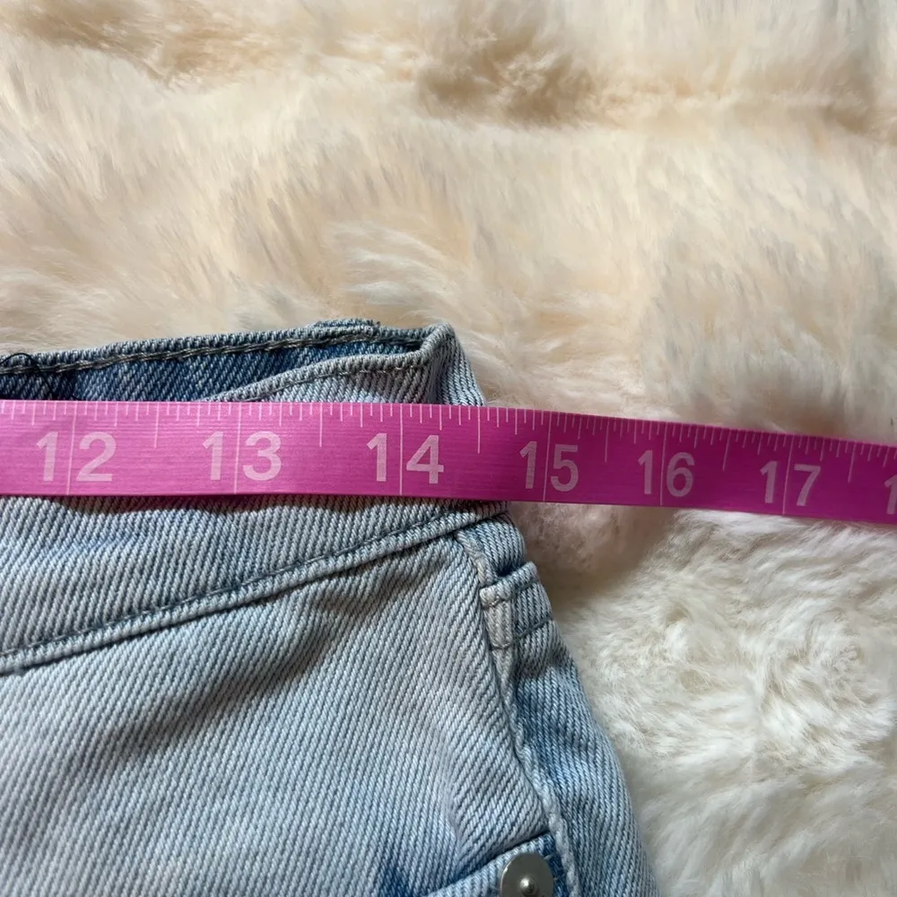 Blank NYC Blue Jean Shorts Distressed Cut-Off Hem Sz 27 - Image 8