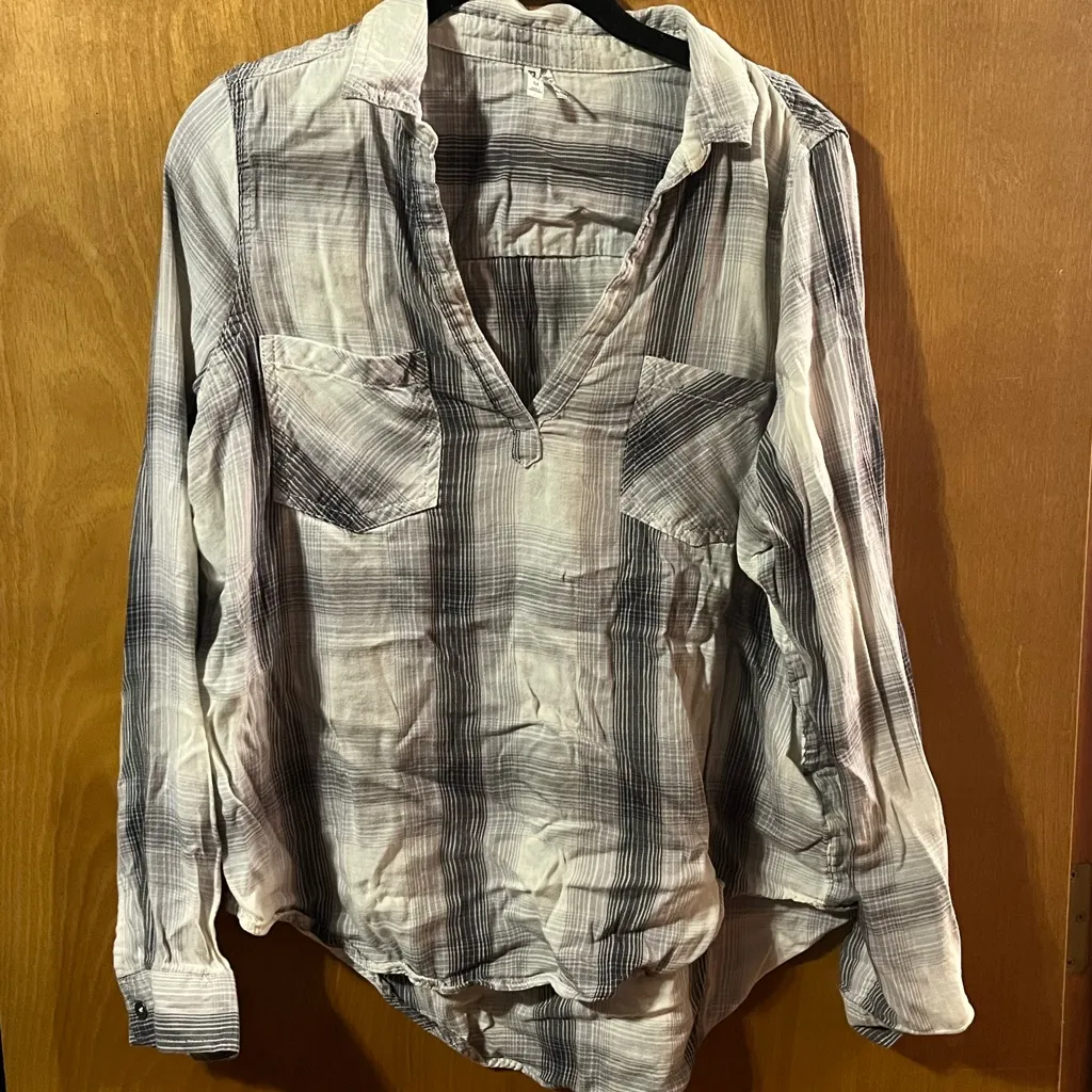 Mudd Quarter Open Plaid Long Sleeve Top Size Medium - Image 3