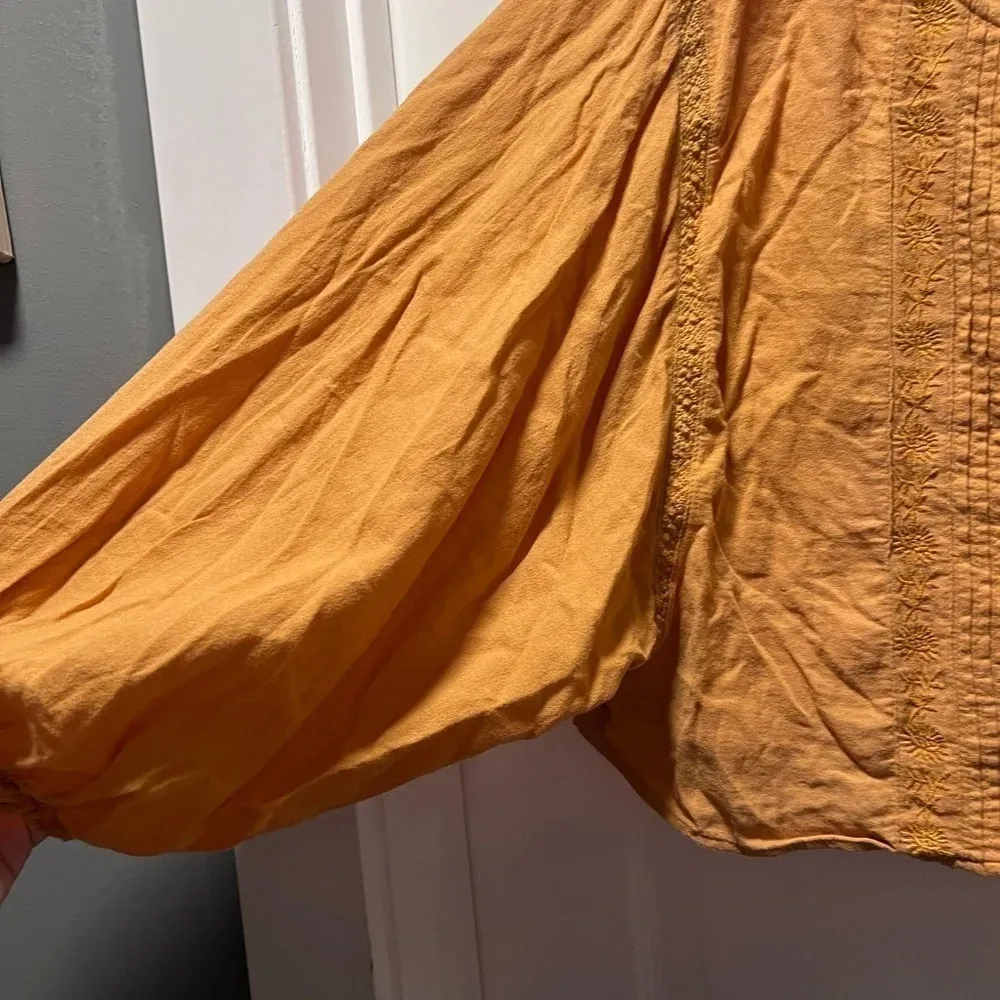 Lucky Brand Small Long Sleeve Crop Top - Image 3