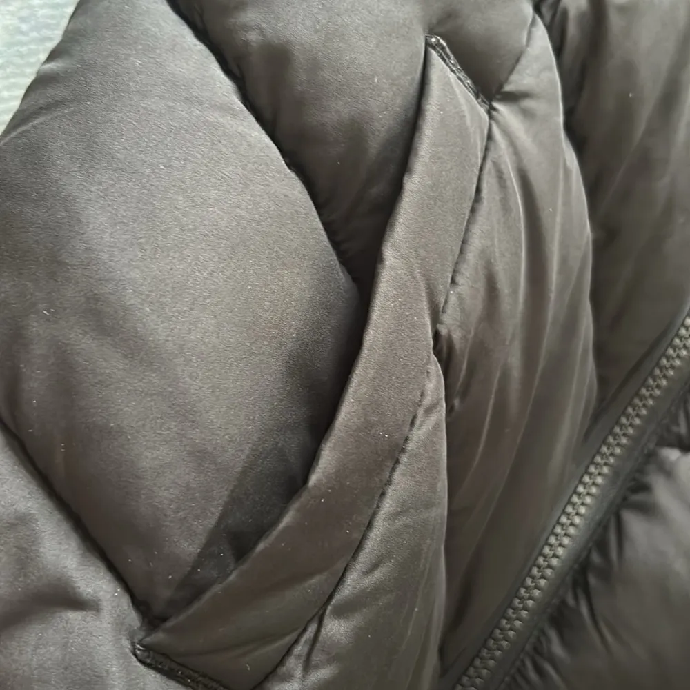 Cole Haan Signature Black puffer vest XS NEW - Image 7