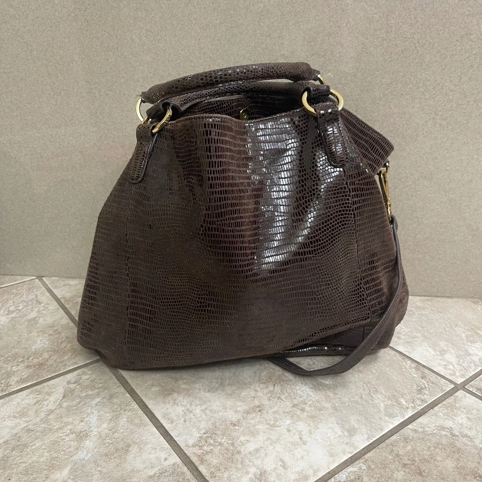 G.I.L.I. Brown Shoulder Bag with Tassel and Adjustable Strap Designer Embossed - Image 4