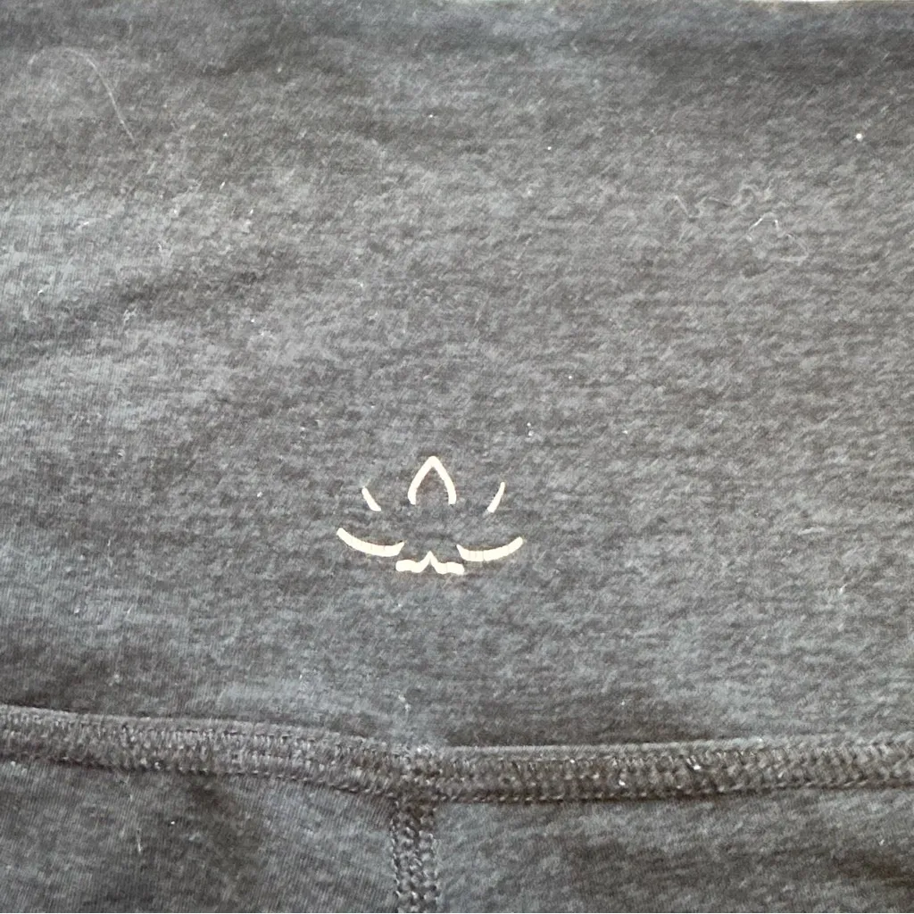 Beyond Yoga Spacedye High Waisted Biker Shorts Dark Heathered Gray Size Small - Image 3