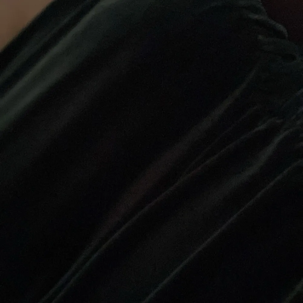 EXPRESS: High Waisted Velvet Bodycon Ruched Mini Skirt size XS - Image 2