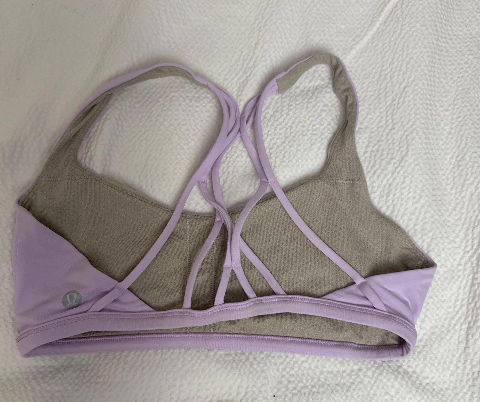Lululemon Sports Bra Strappy Sz 4 lilac - Image 2