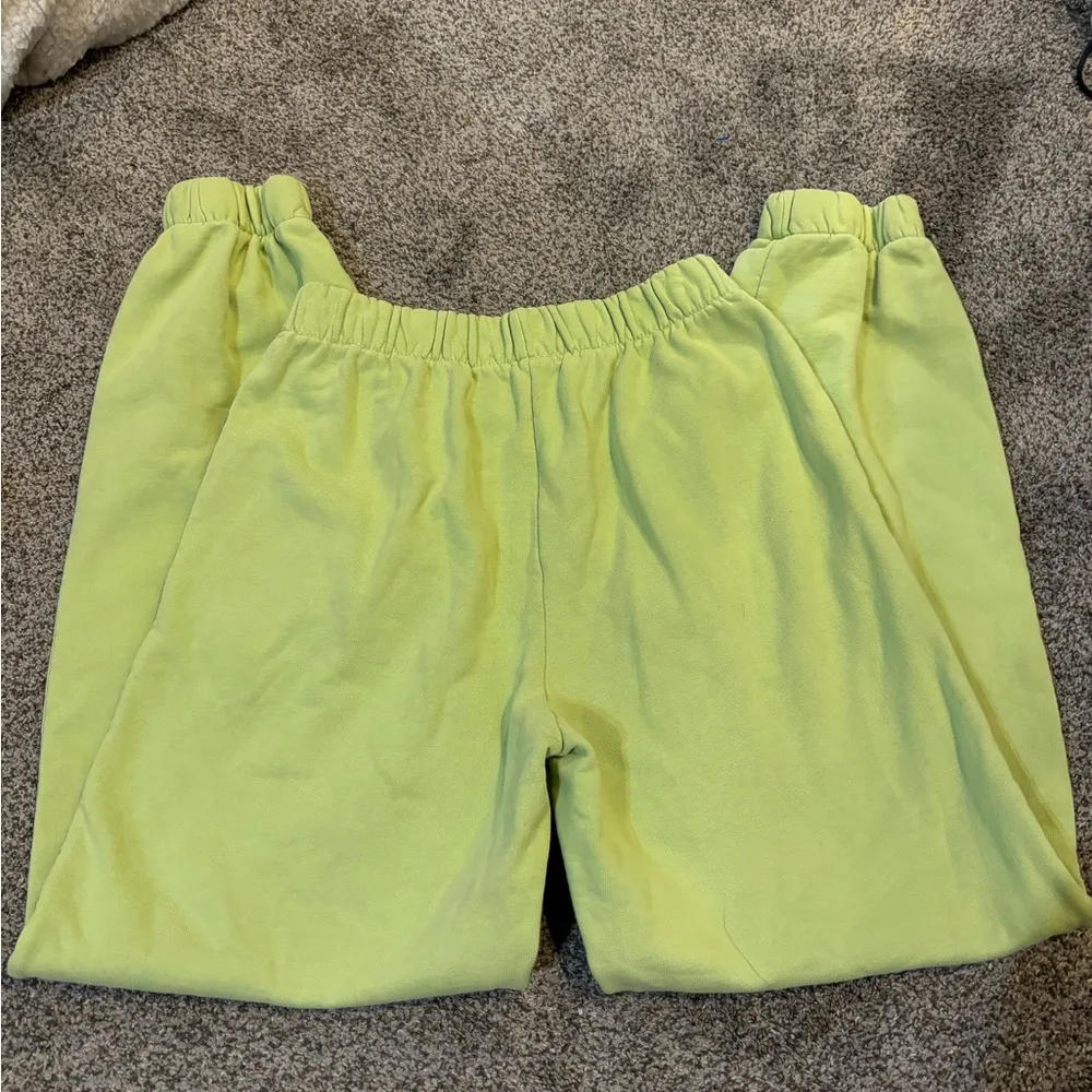 Brandy Melville Rosa Sweatpants - Image 4