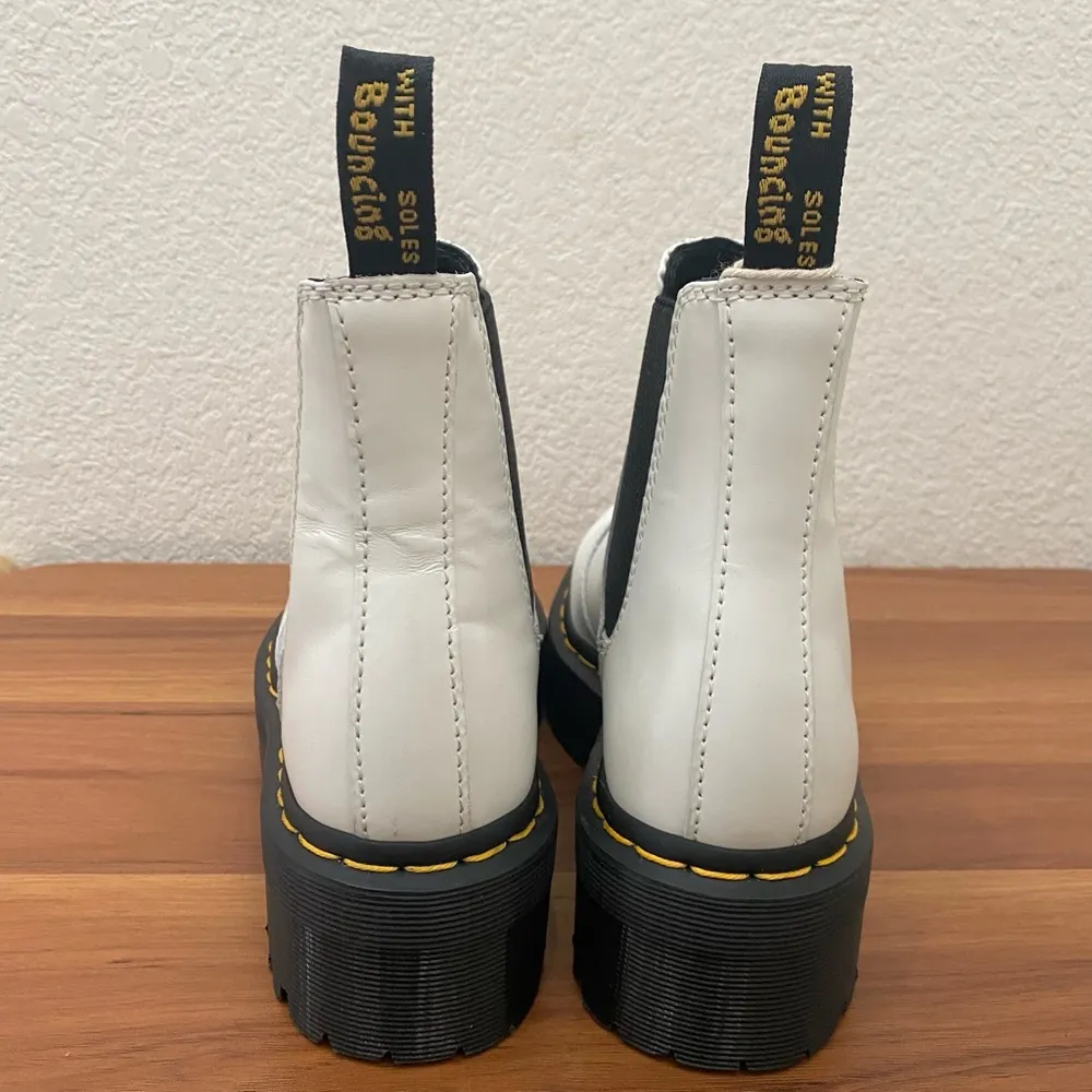 DR MARTENS 2976 White Quad Smooth Leather Platform Chelsea Boots Size 6 Women’s - Image 8