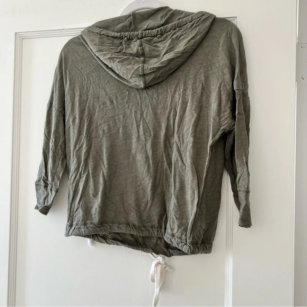 ⭐️American Eagle Outfitters AEO Khaki Green 3/4 Sleeve Hooded V neck pullover XS - Image 6