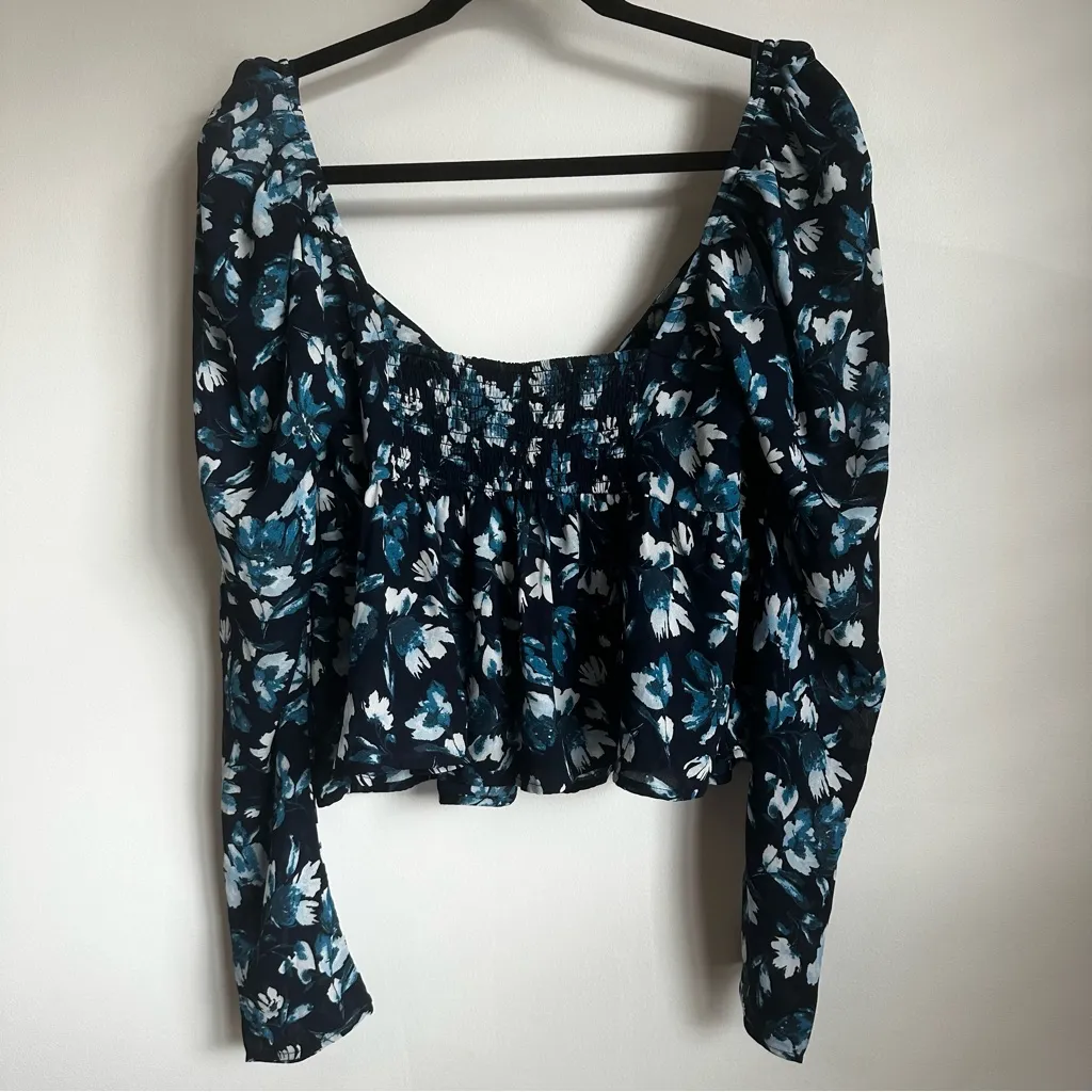 NWT Abercrombie & Fitch Blouse Women’s size Medium black blue floral smocked top - Image 12
