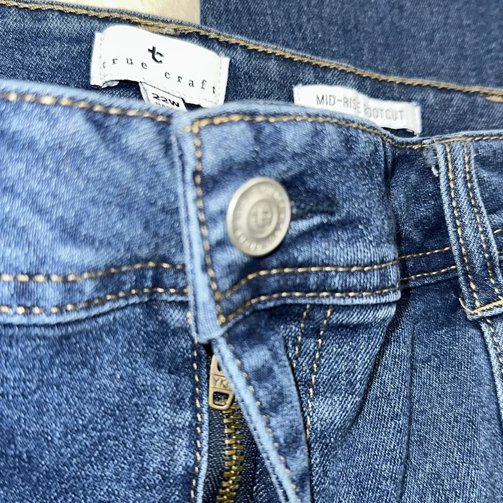 True Craft Classic Blue Women's Jeans size 22W - Image 2