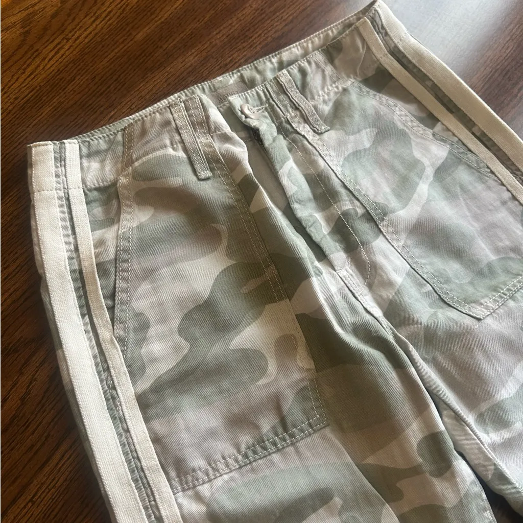 MOTHER The Shaker Chop Crop fray Desert print camo utility pants size 24 retro Green - Image 11