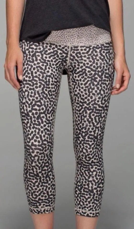Lululemon Leggings Cheetah/Leopard Print - Image 4