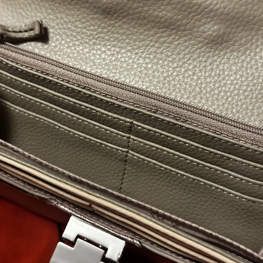 Tignanelle wallet leather silver taupe tan - Image 5