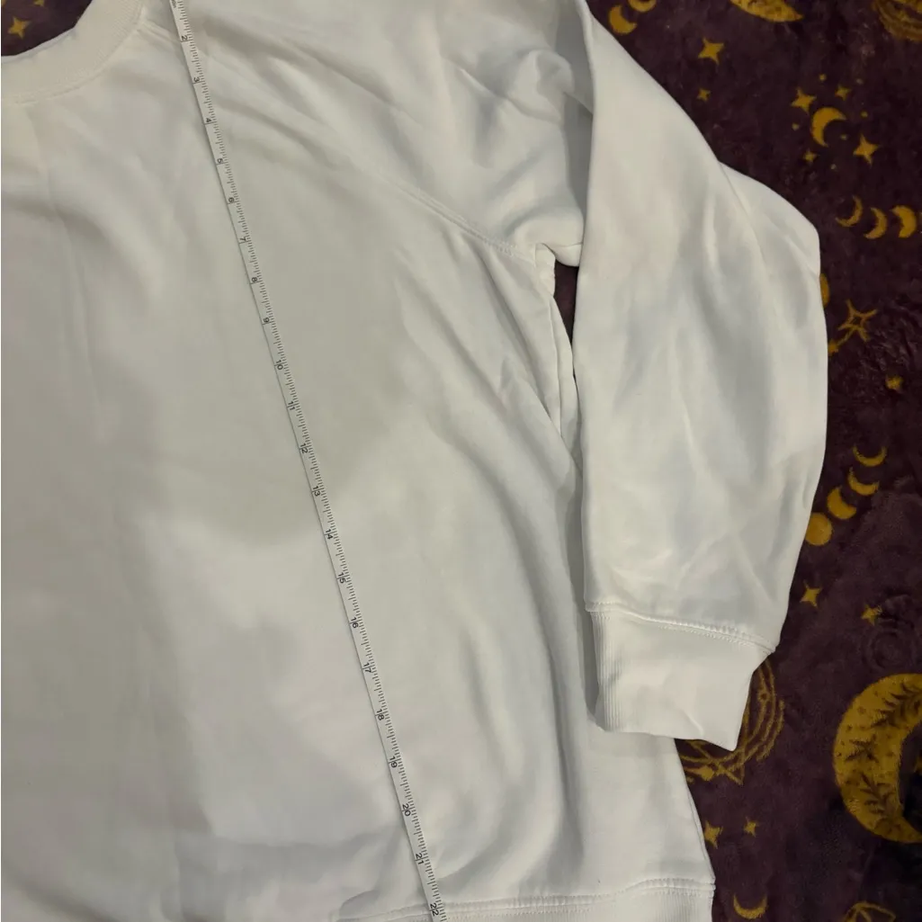 H&M White Crew Neck Oversized Women's Sweatshirt - Image 7