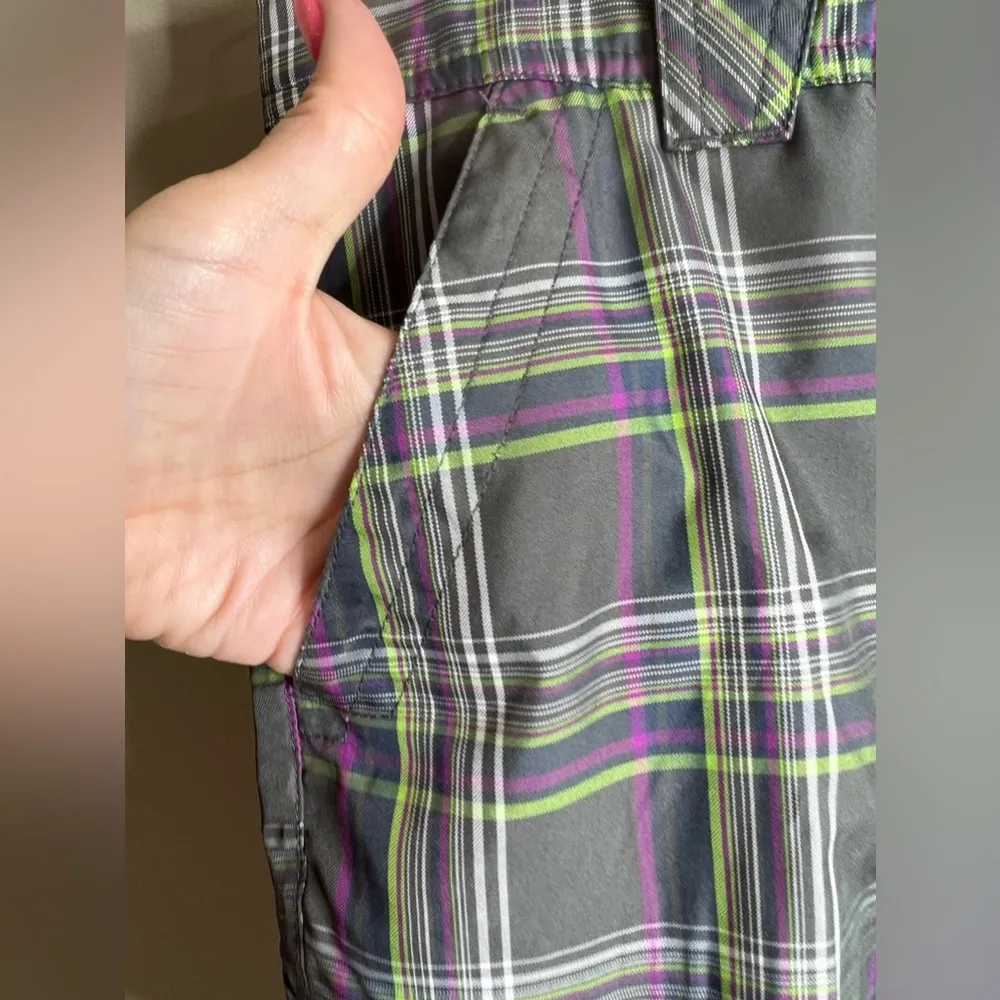 Cabelas casual women’s shorts size 4 - Image 2