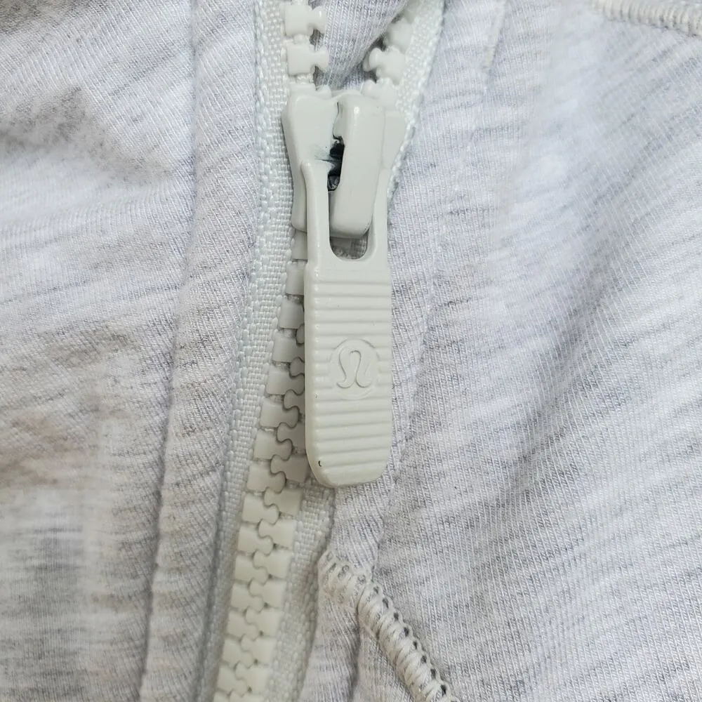 Lululemon Coast Hoodie
Heathered Core Ultra Light Grey Size 6 - Image 8