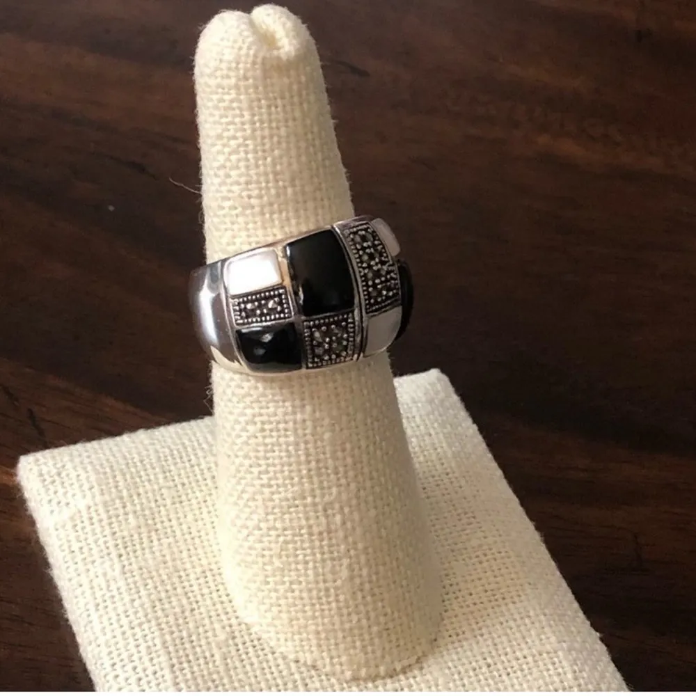 VTG Mother of Pearl Onyx Inlay Marcasite Sterling Silver 925 Mosaic Ring Sz 8 - Image 4