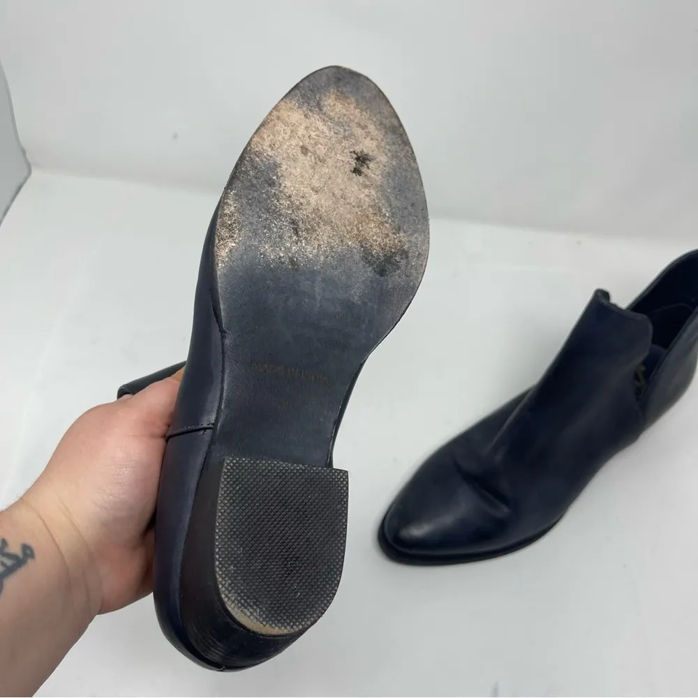 Free People Women's Charm Double V Ankle Boot in Navy Leather sz 39 - Image 4