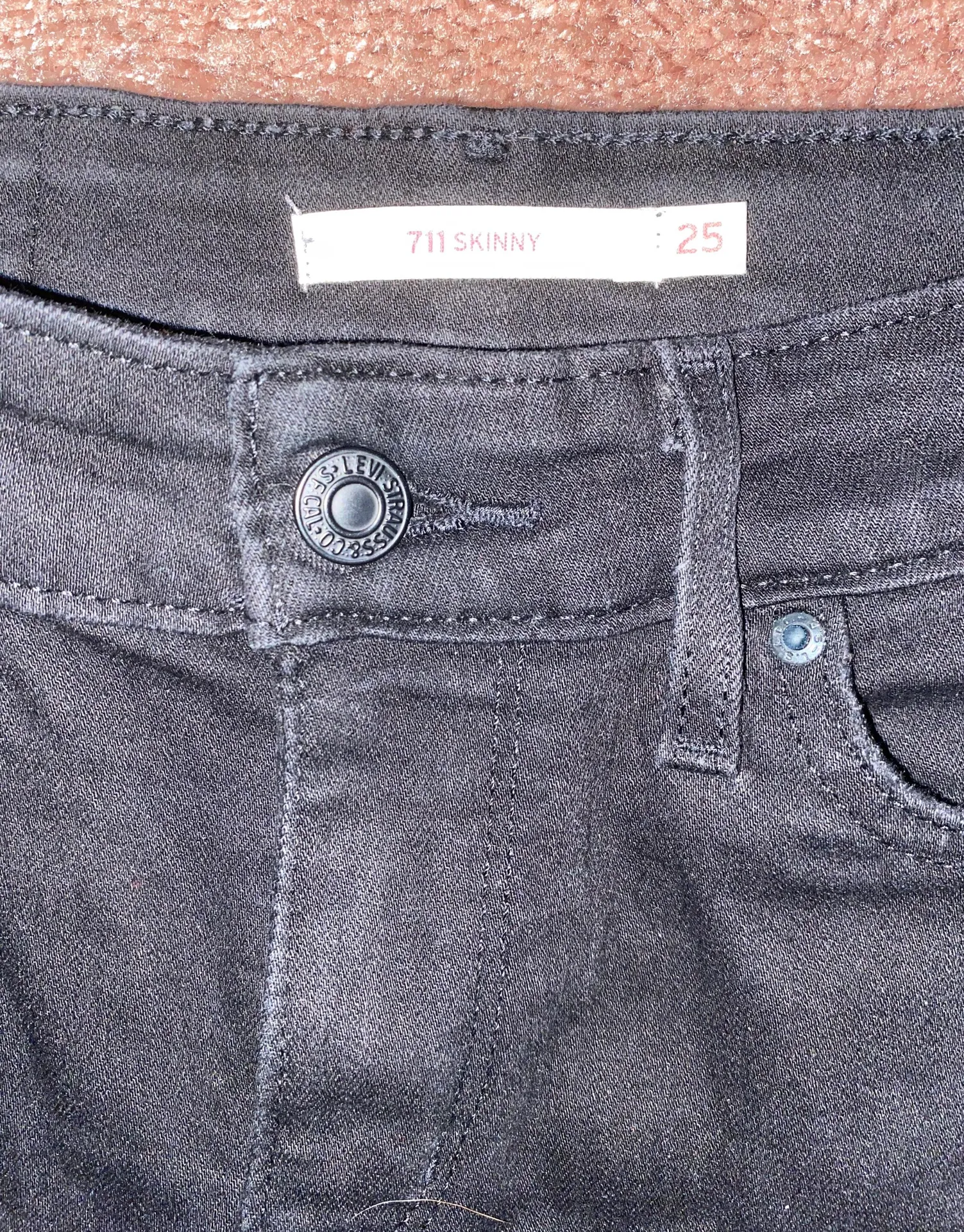 Levi’s 711 Black Ripped Skinny Jeans Size 25 - Image 7