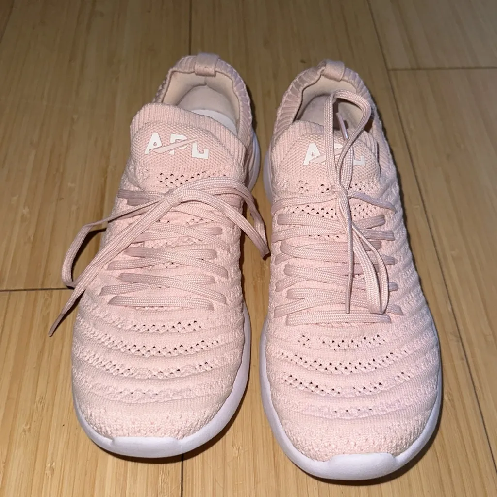 NWOT Techloom Wave Sneaker - Image 3