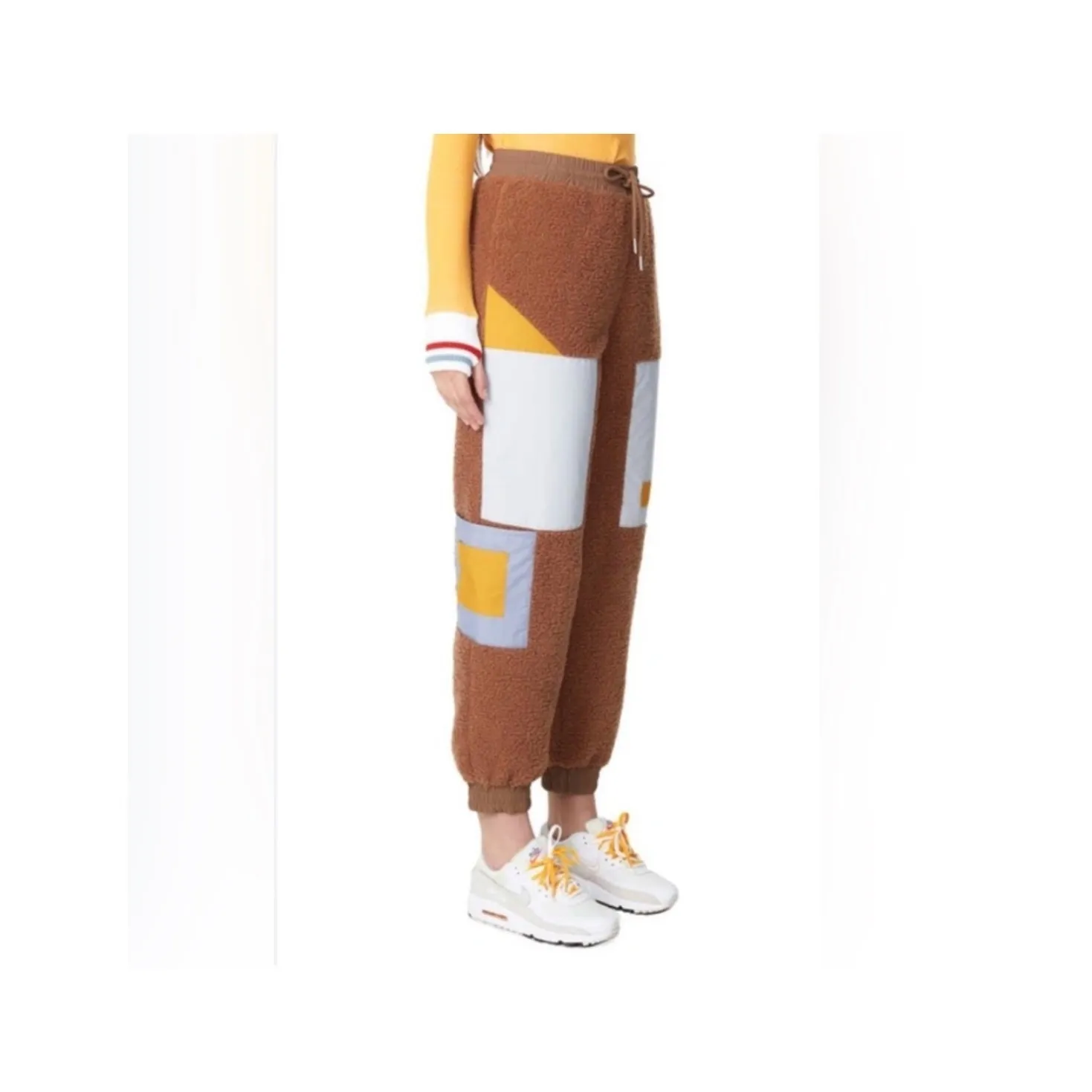 Eleven Paris Cozy Sherpa Fleece Cargo Jogger Pants ColorBlock PatchPocket Detail - Image 4