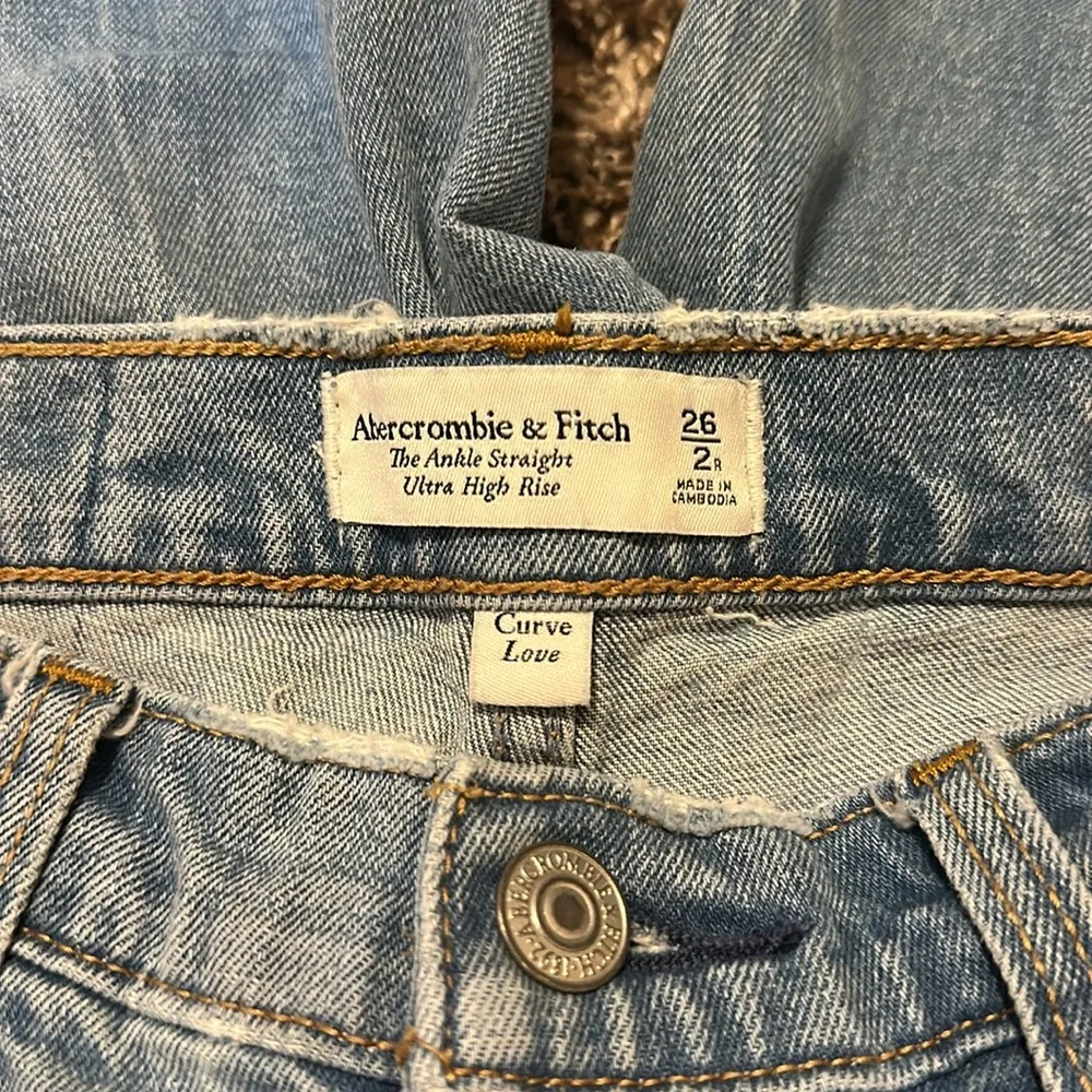 Abercrombie & Fitch The Ankle Straight Ultra High Rise Curve Love 26 - Image 3