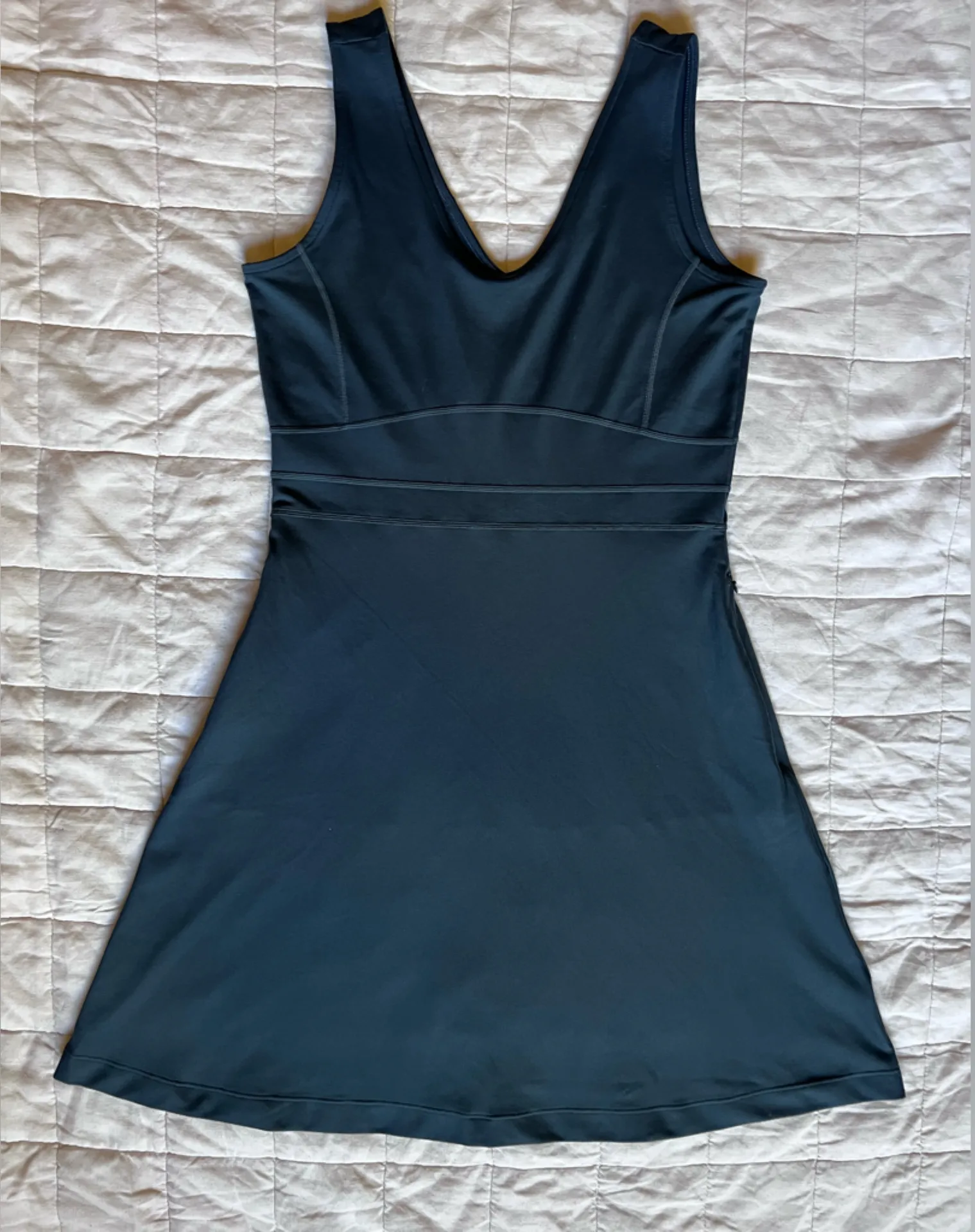 Title Nine Navy Sleeveless Dream V-Neck Athletic Dress Convertible Romper -Small - Image 1