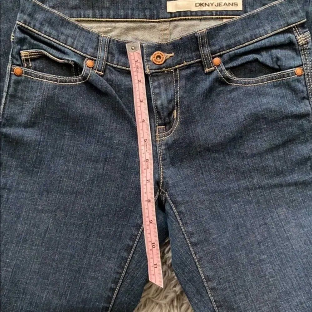 DKNY Women’s Classic Straight Leg Chelsea Wash Denim Jeans Size 26 NWOT - Image 9