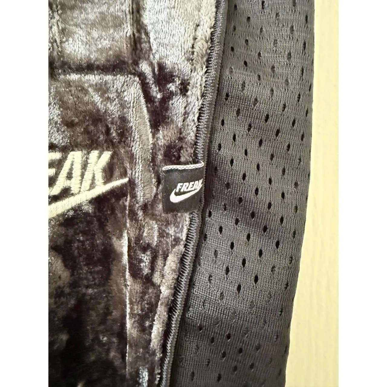 Nike Giannis Freak Velour Tracksuit Set Medium - Image 8