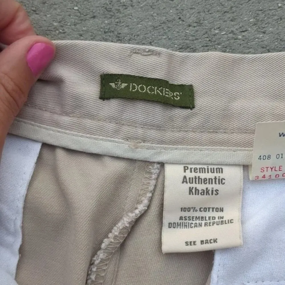 Dockers 90's Premium Khaki Shorts | Vintage Dockers Premium Khaki Shorts - Image 4