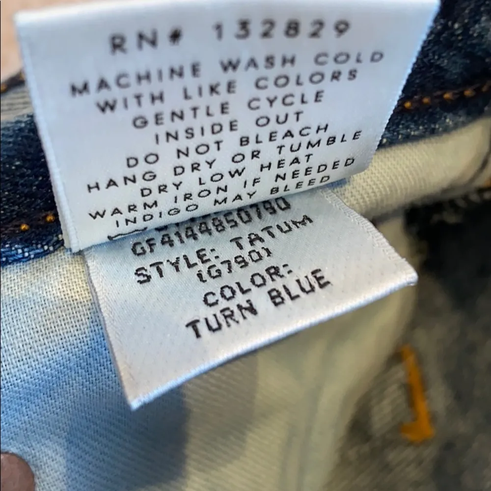 GRLFRND Tatum curved step hem jeans turn blue 25 - Image 7