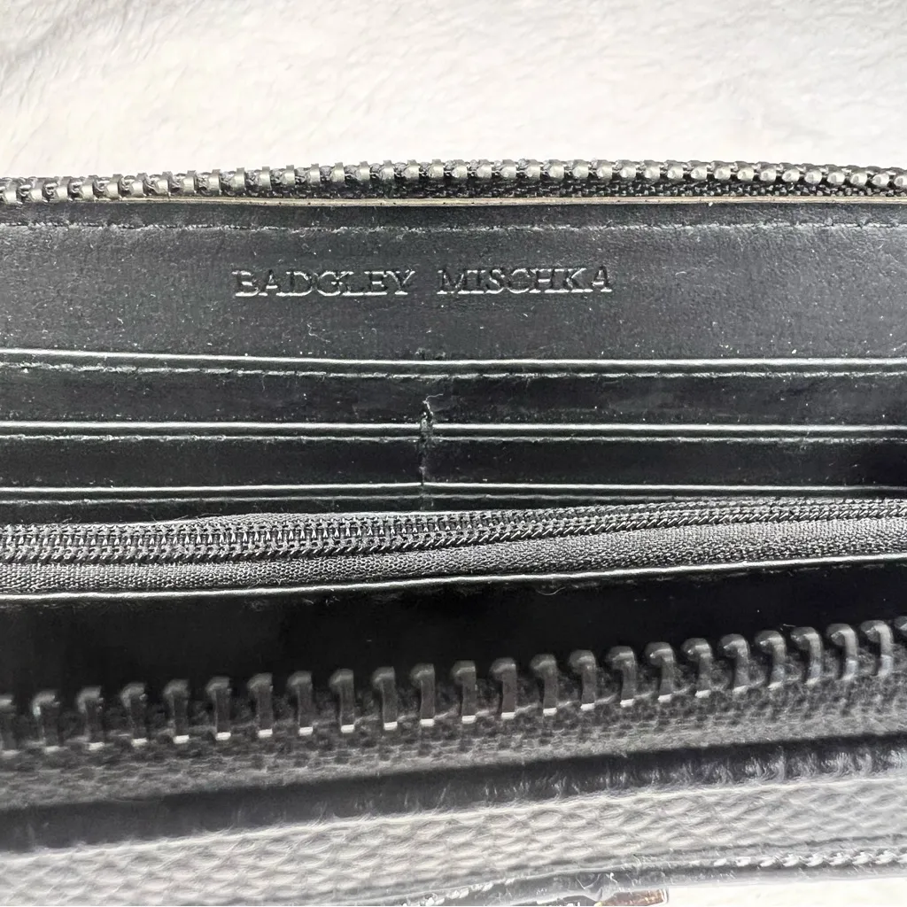 Badgley Mischka Black Textured Faux Pebble Leather Long Zip Around Wallet NEW - Image 5