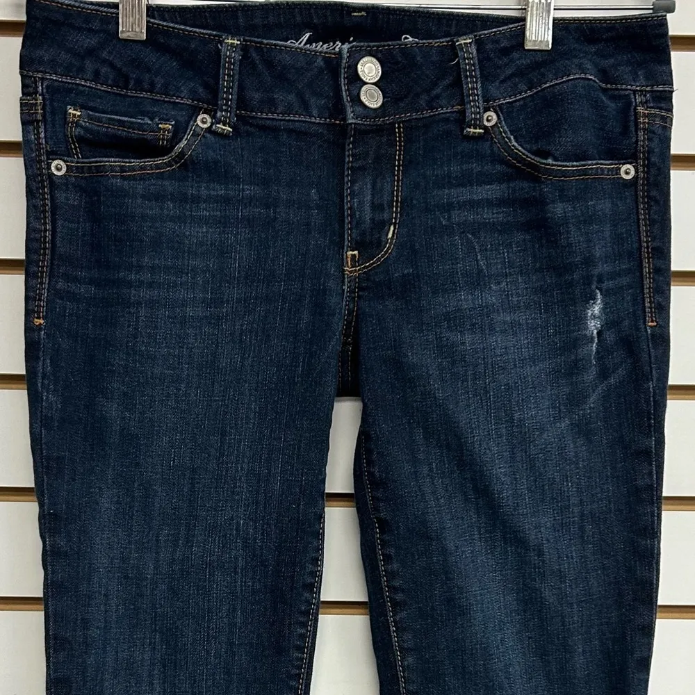 American Eagle Artist Crop Jean Distressed Size 8 EUC Stretch - Image 2