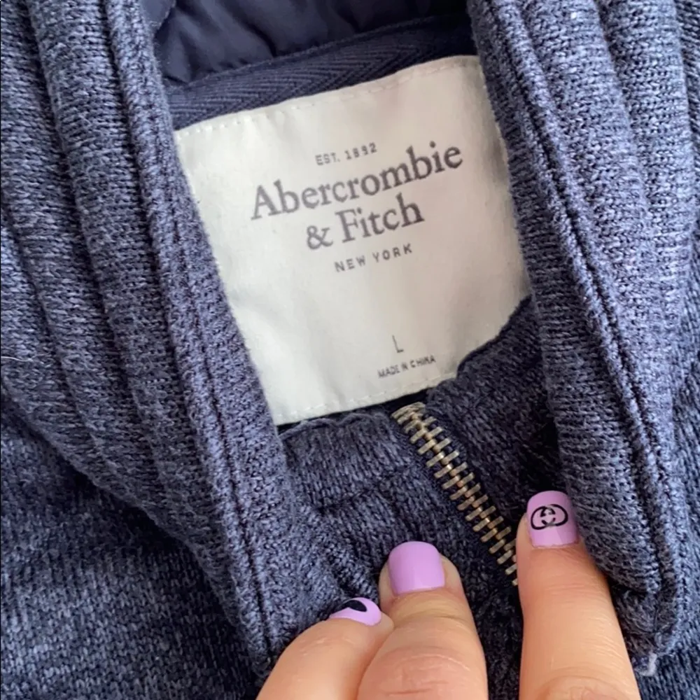 Abercrombie Navy Quilted Knit Vest - Image 3