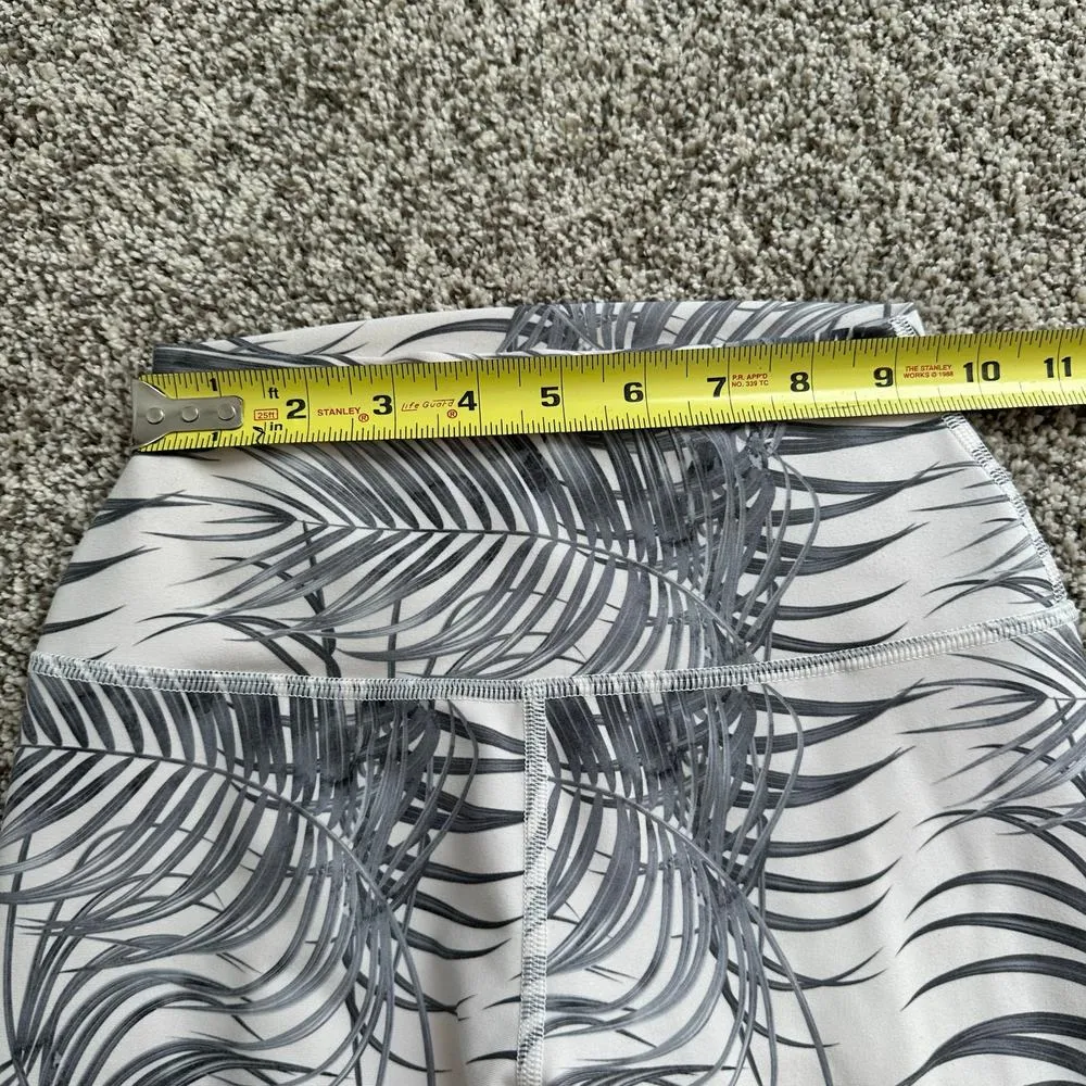 Spiritual Gangster white & gray leaf pattern leggings size XS - Image 10