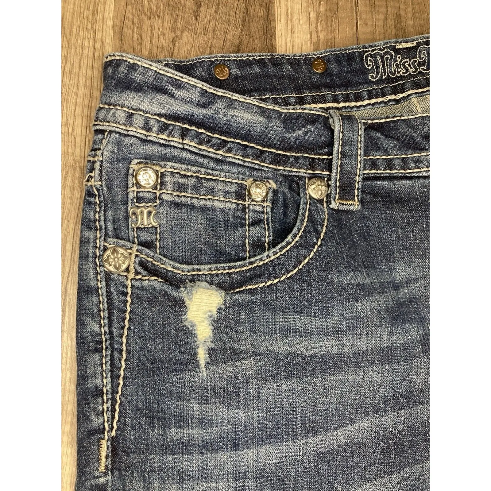 Miss Me Jeans Size 28 Boyfriend Capri Cropped Bling Embroidered JB5778P Flaw - Image 4