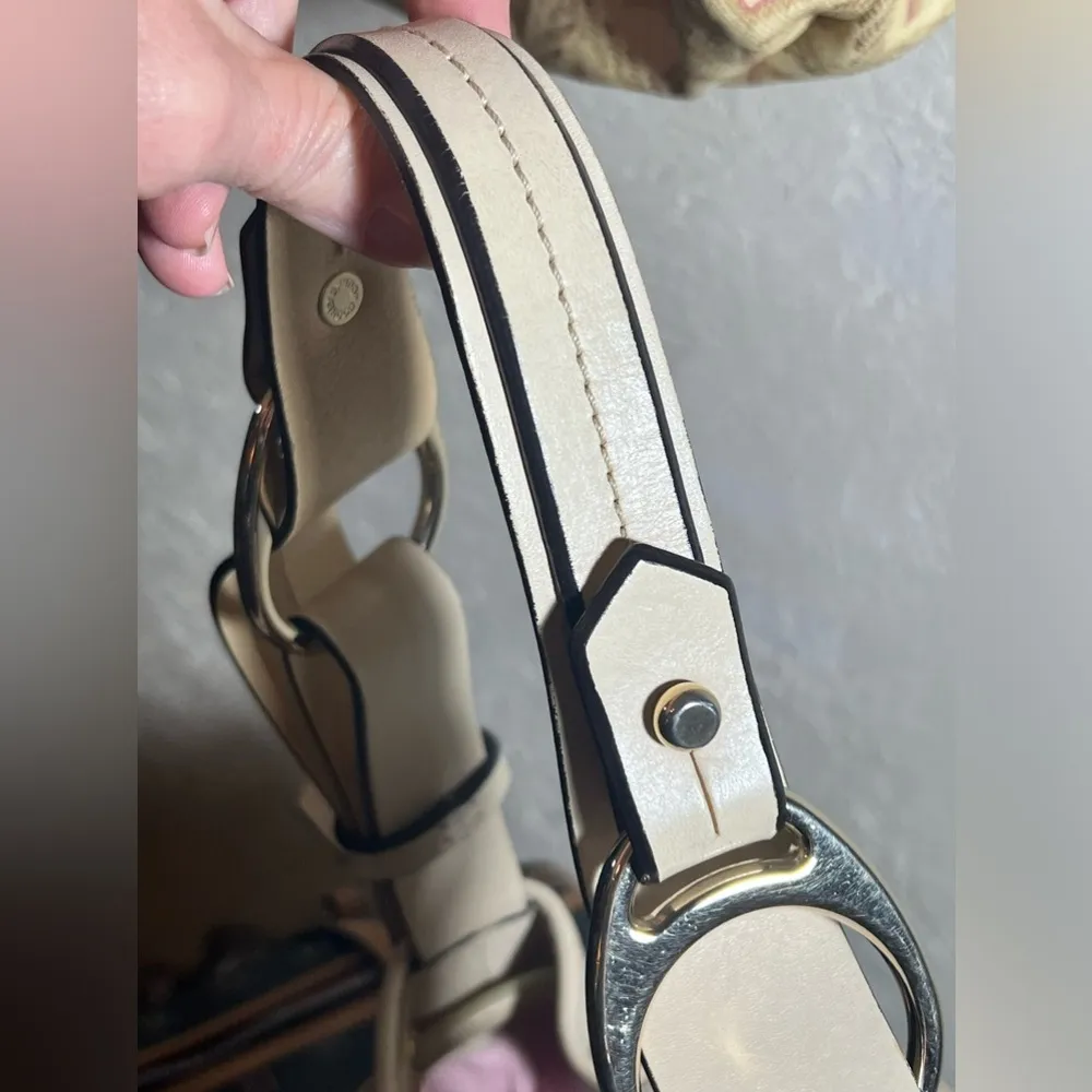 Dooney&Burke Vintage rare collectible bag, amazing bucket drawstring, ivory - Image 16