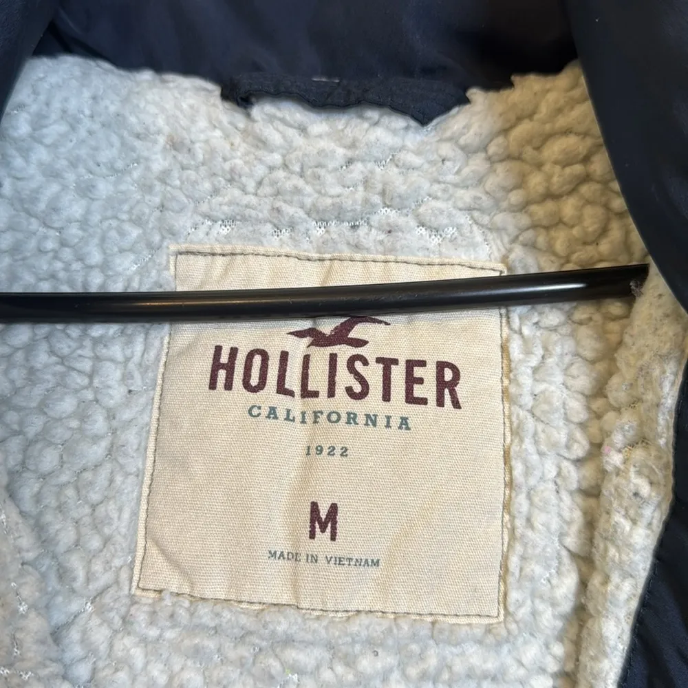 Y2K Hollister Navy Blue Sherpa Lined Puffy Winter Hooded Jacket Coat Medium EUC - Image 6