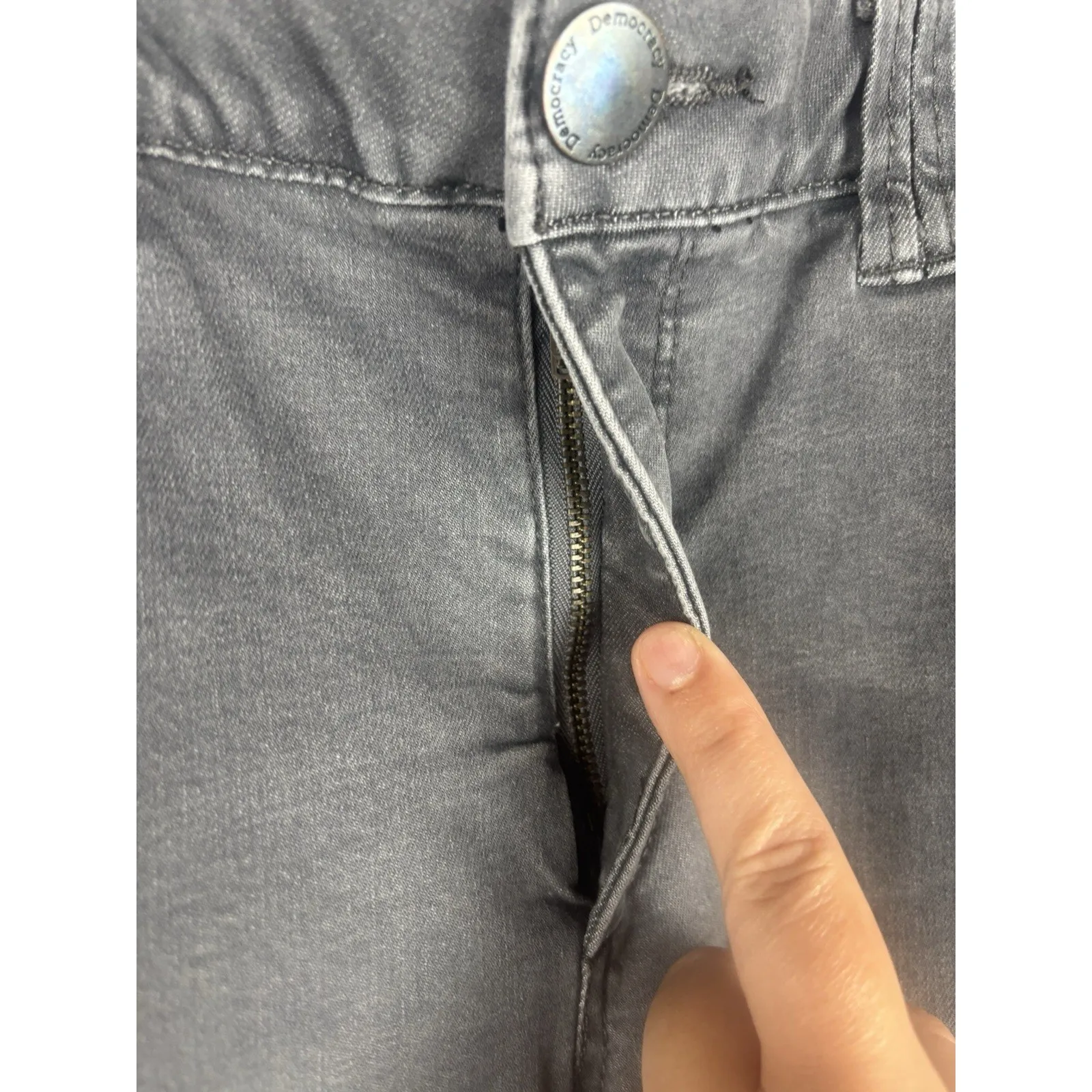 Democracy Jeans Ab Technology Gray Ankle Jeans Size 10 Leg Stretch Raw Hem - Image 6