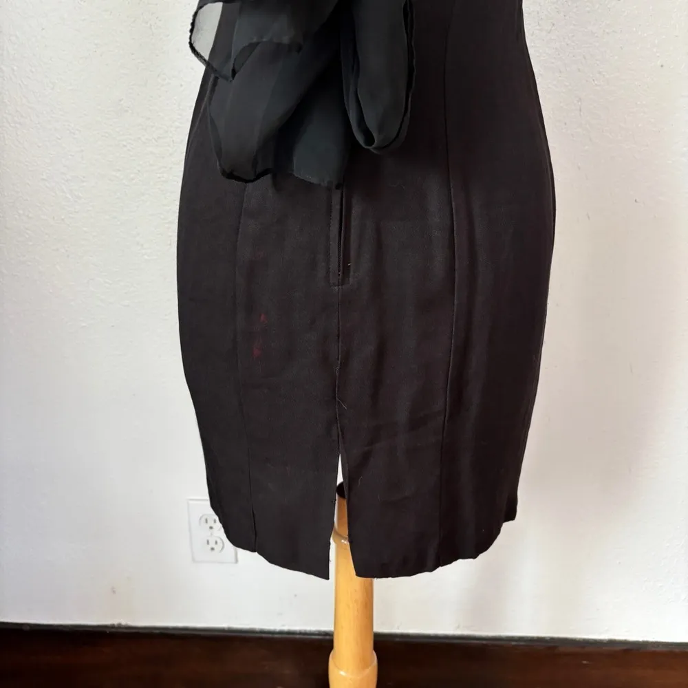 Scarlett Black Sleeveless Cocktail Gown - Image 12