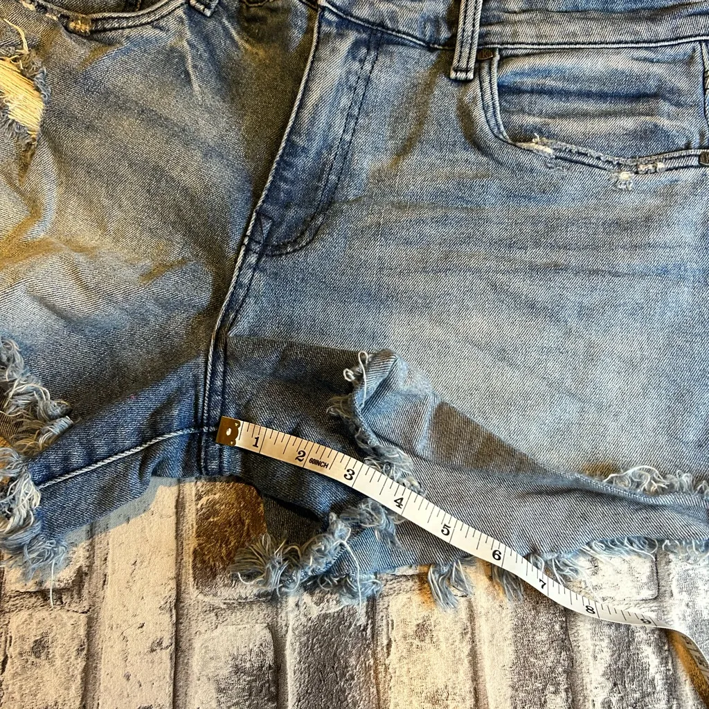Kut from the Kloth Light Blue Distressed Jean Shorts - Image 7