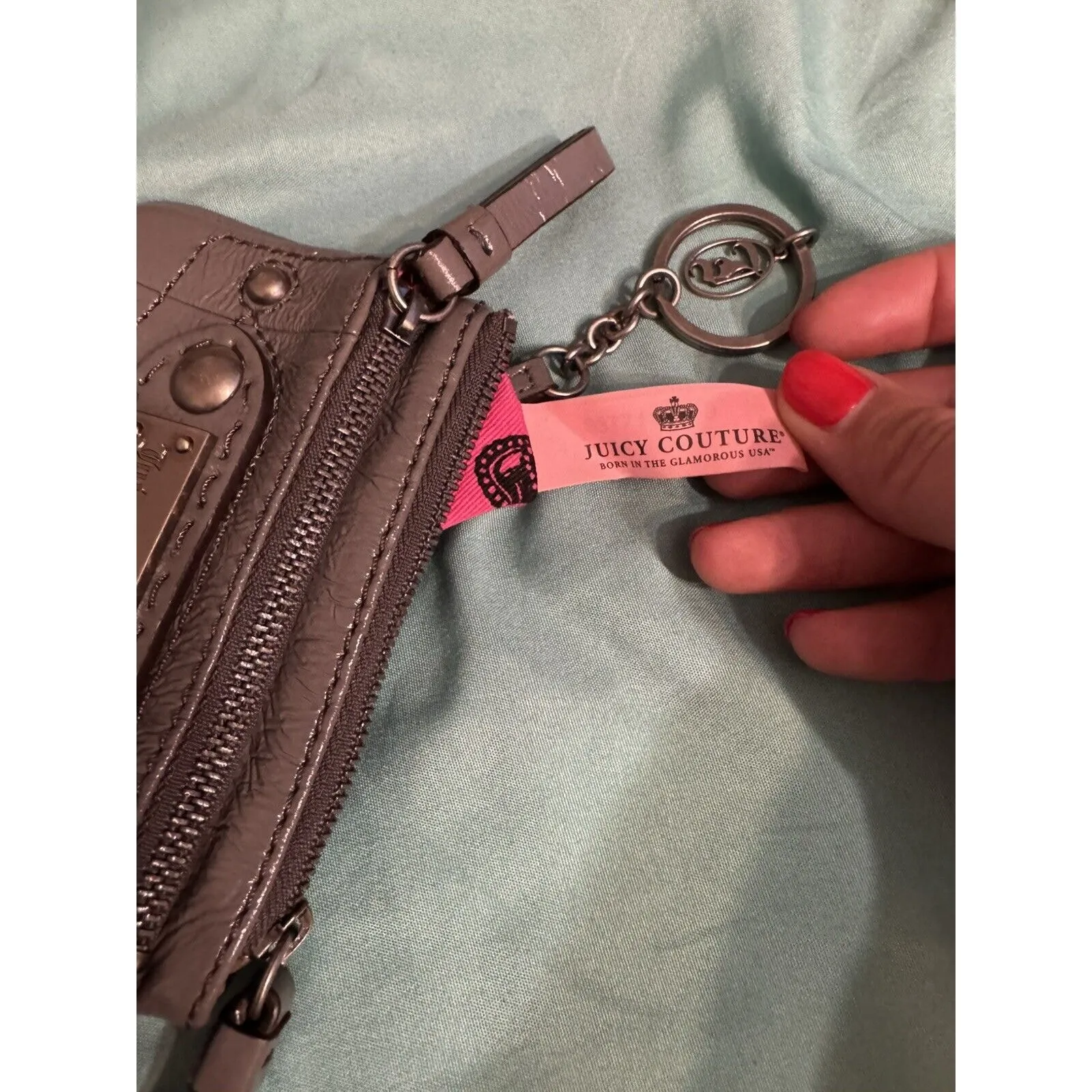 Juicy Couture 100% Leather Coin Purse Wallet Keychain Change Pouch Patent Gray - Image 7