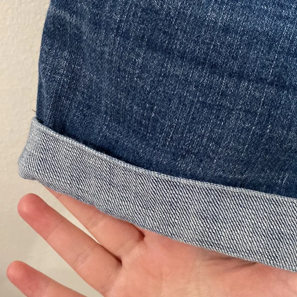 Urban Outfitters BDG Shortie denim cuffed 3” inseam shorts size 25 - Image 4